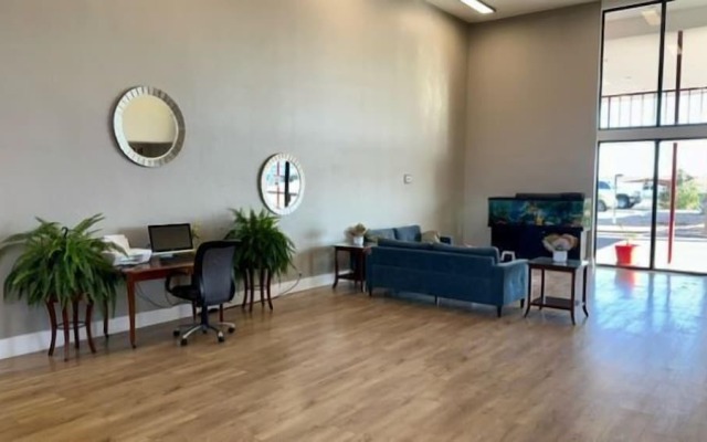 Big Chile Inn & Suites