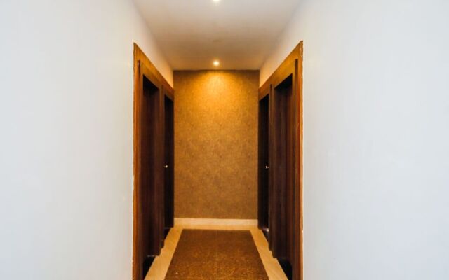 OYO 24327 Royale Sejour