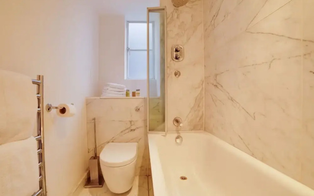 Pleasant Apartment In London Near Ismaili Center