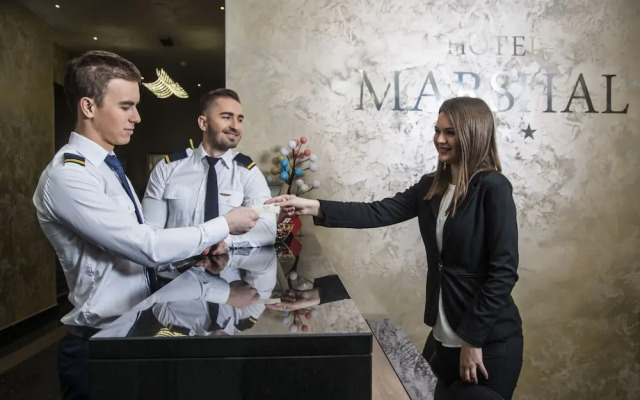 Hotel Marshal