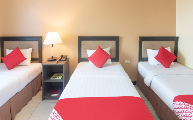 OYO 187 The Maxwell Hotel