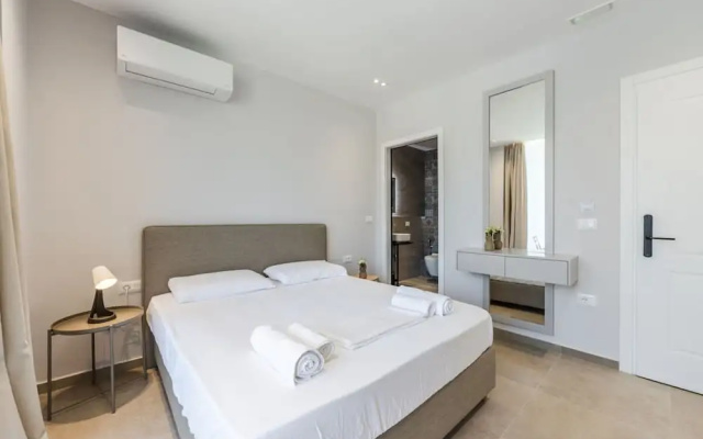 Luxury Studio With Free Parking