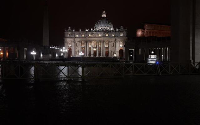 in the heart of Rome, a stone's throw from Vatican