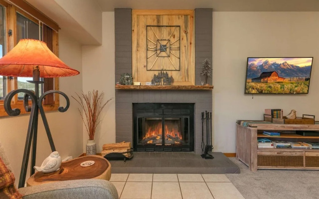 Comfortable 2-bedroom Village at Breckenridge Condo