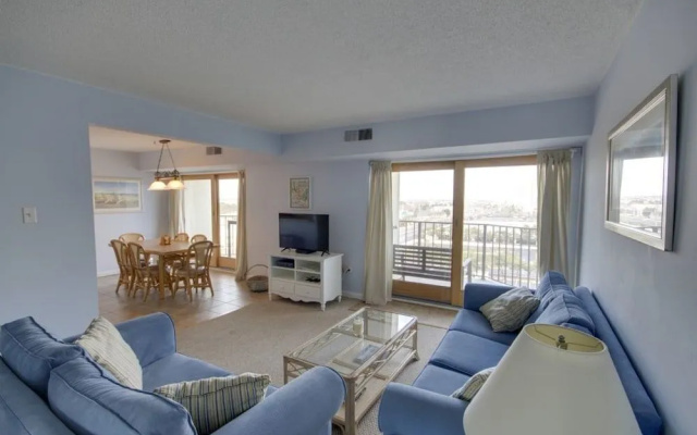 9400 802 - 2 Br Condo