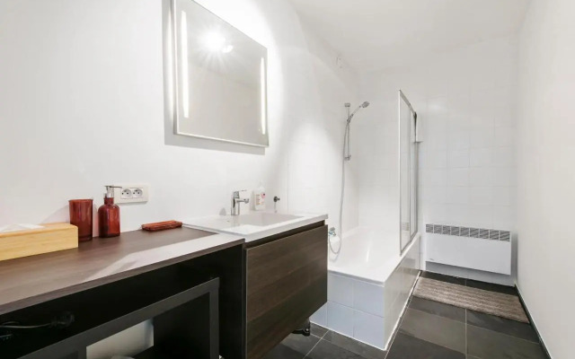 Classy Apartment in City Center with Large Balcony
