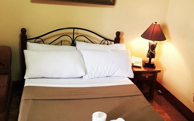 Agustina Apartments