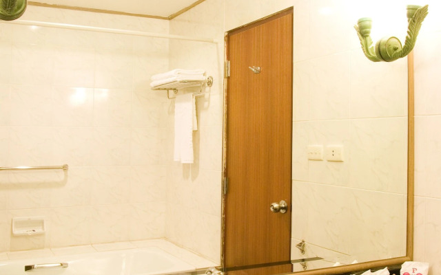 FuramaXclusive Pratunam Park Hotel