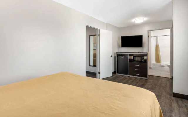 Quality Inn Burbank Airport