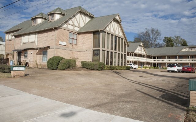 Victorian Inn & Suites