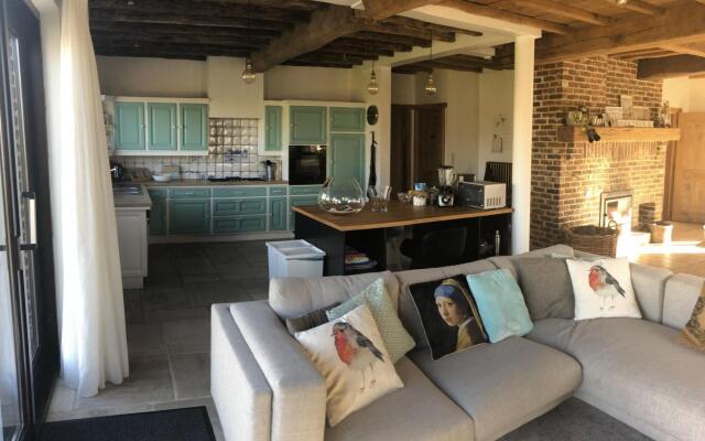 Villa de Poothoeve With Sauna and Beautiful Garden
