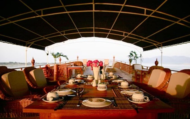 Amara River Cruise