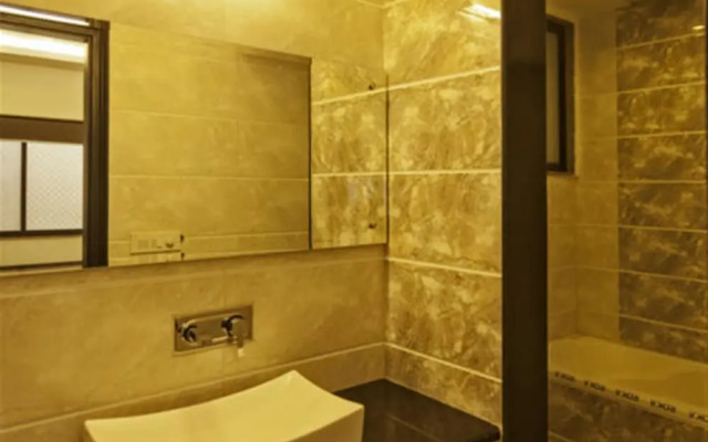 Hotel Delhi 37 Near - Delhi Airport