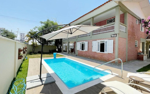 Maravilhoso Sobrado com Vista para o Mar