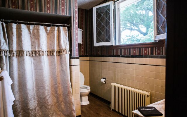 Brownsville Road House Bed Breakfast