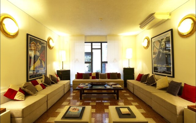 Al Cappello Rosso Suite Apartments