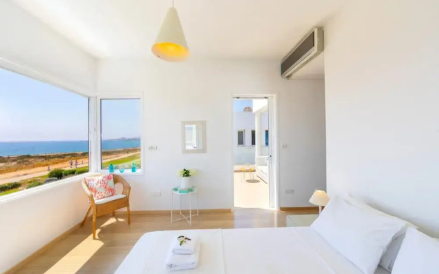 Protaras Seafront Villa Alia