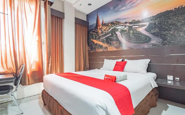 RedDoorz near Stadion Sanaman Mantikei