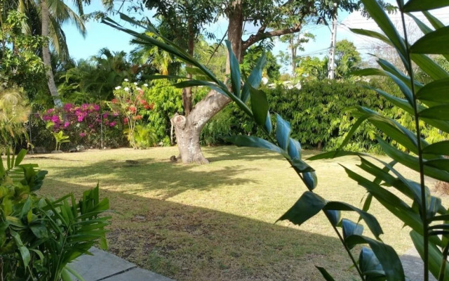 Sungazer - Holetown Apt & Beach Club on West Coast