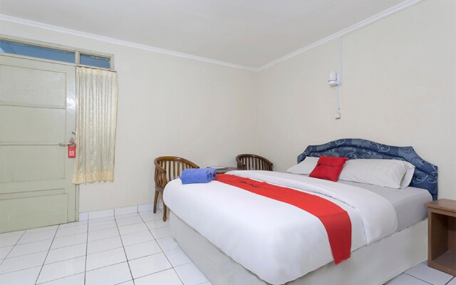 RedDoorz @ Supratman Street