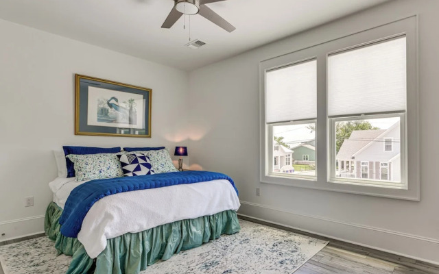 Walk to Pass Christian Beach: Stunning Family Home