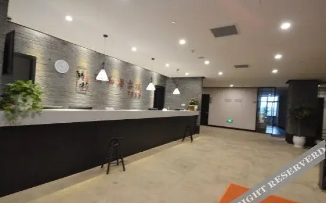 Elai Hotel (Nanjing Dingjiazhuang Metro Station)
