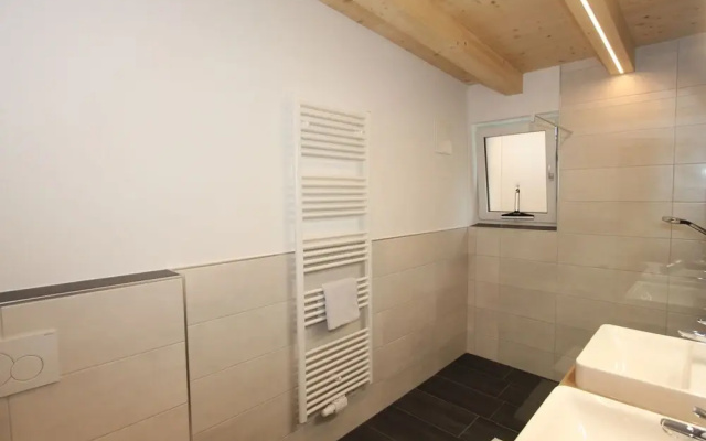 Luxury Holiday Flat With Balcony in Fugenberg
