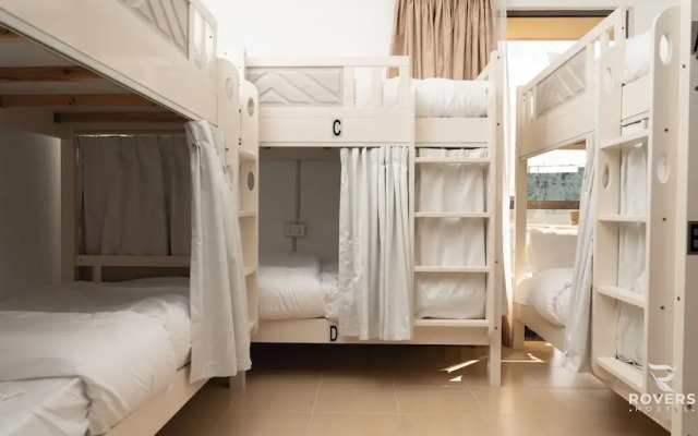 Rovers Beach Hostel JBR