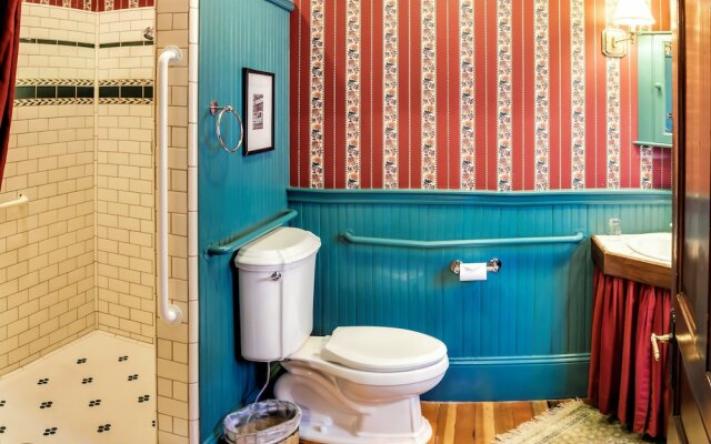 Peerless Hotel & Restaurant