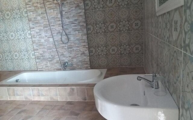 Monrak Lamtakong Resort