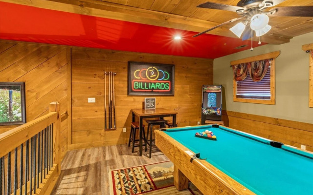 Splash Mansion - Four Bedroom Chalet