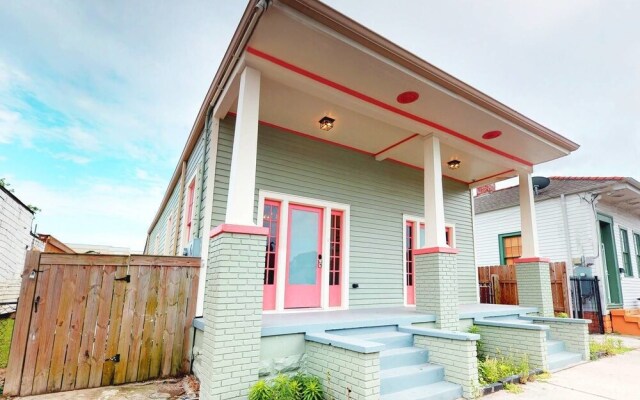 Impressive 3br/2.5ba in Historic Treme by Domio