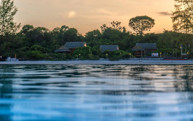 Royal Retreat Resort