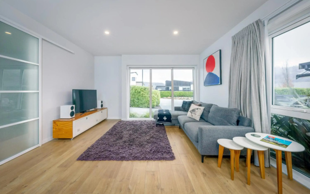 Kirimoko Retreat - Wanaka Holiday Home