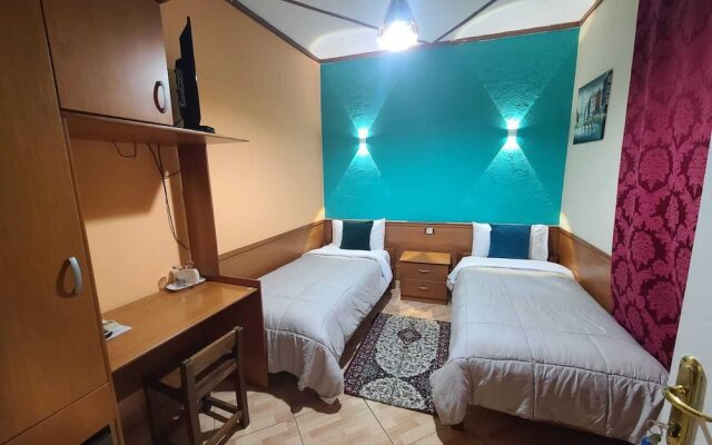 My Rooms Hotel & Bar