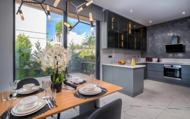 The Norm Collection Door'a