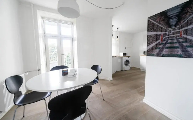Beautiful 2-bed Apartment