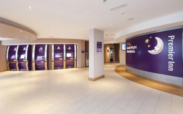 Premier Inn London Heathrow Airport Terminal 5 Hotel