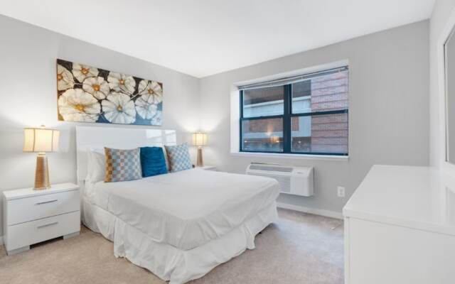Global Luxury Suites at Monroe