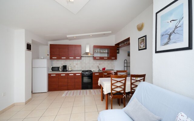 Apartments Mladen