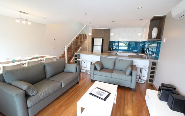 7 Falls Apartments