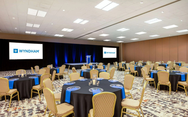 Wyndham Indianapolis Airport