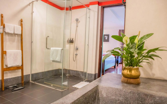 La Rose Suites