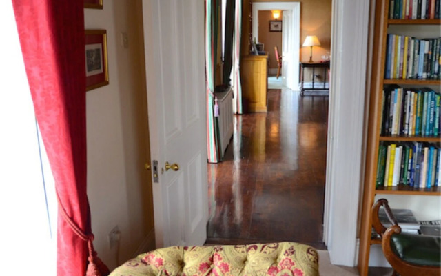 Delphi Lodge Hotel