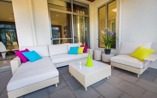 Holiday Home Vogue Living @ Hope Island Resort