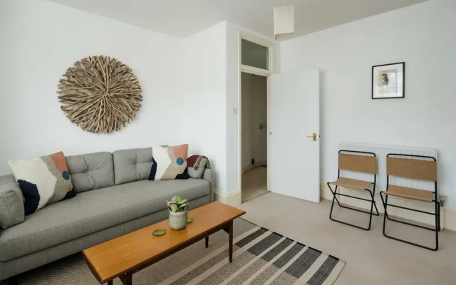 Beautiful Designer Flat in Maida Vale, Sleeps 4