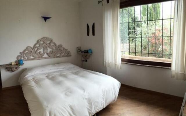 casa intera giardino e piscina