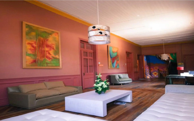 Happy House Hostel