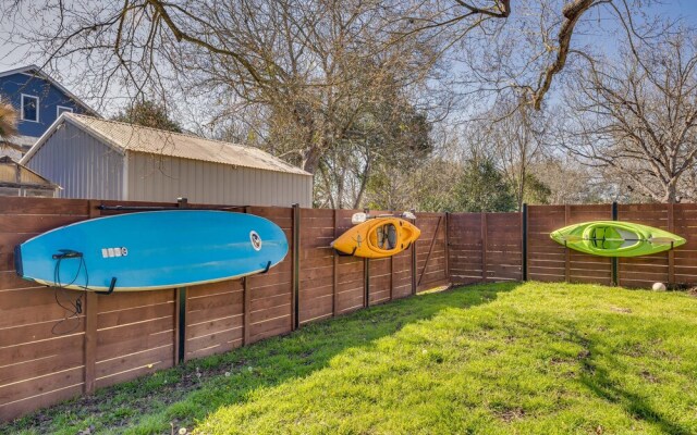 Seguin Riverfront Retreat: Fishing Dock + Kayaks!