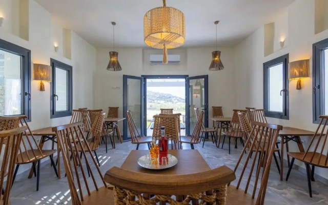 Cezaria Naxos Hotel